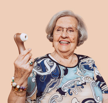 Ältere Frau hat Sextoy auf Rezept bekommen